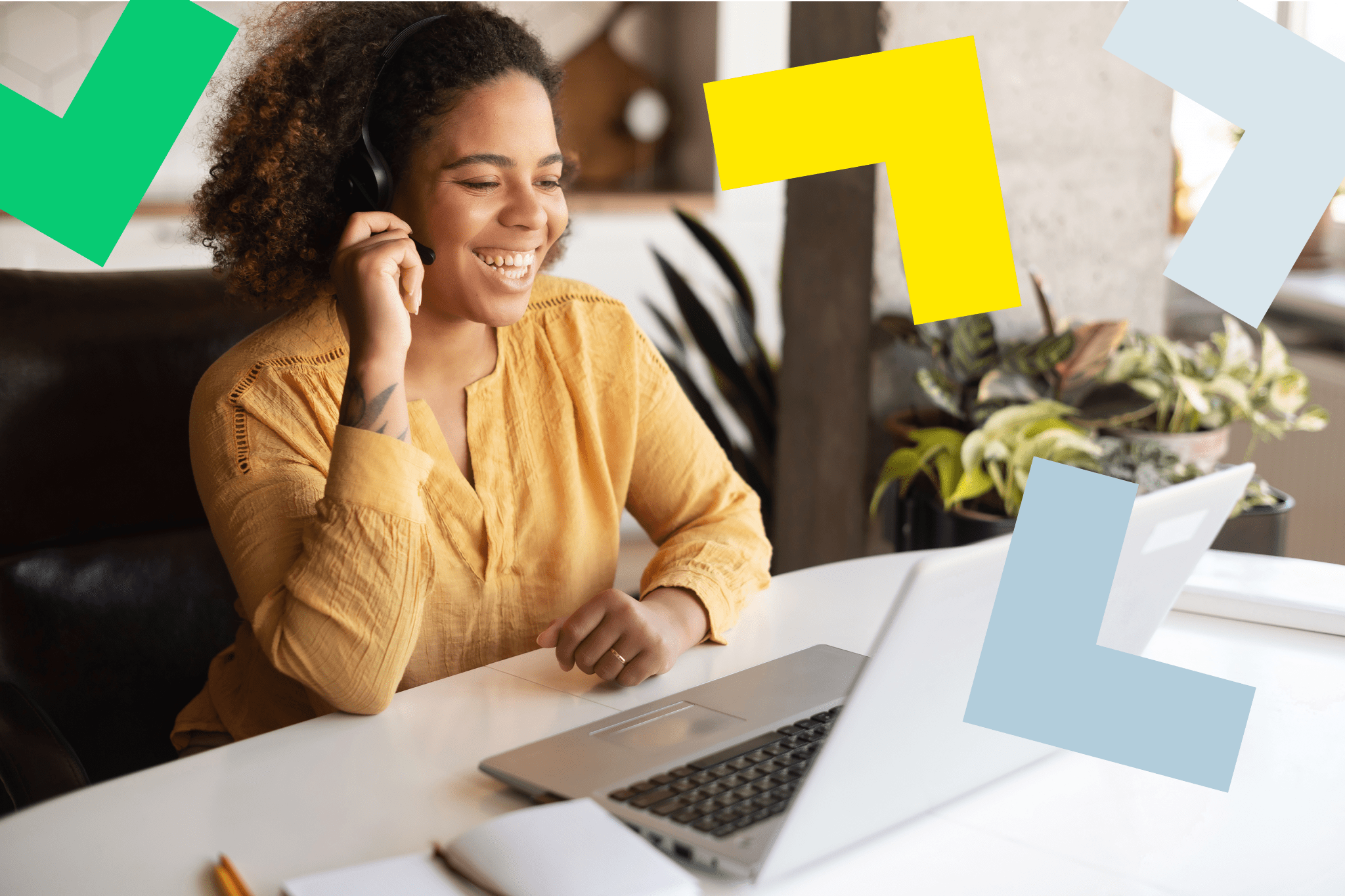 Recebimento de uma chamada com o GoTo Connect em dispositivo móvel com trabalho simultâneo no notebook